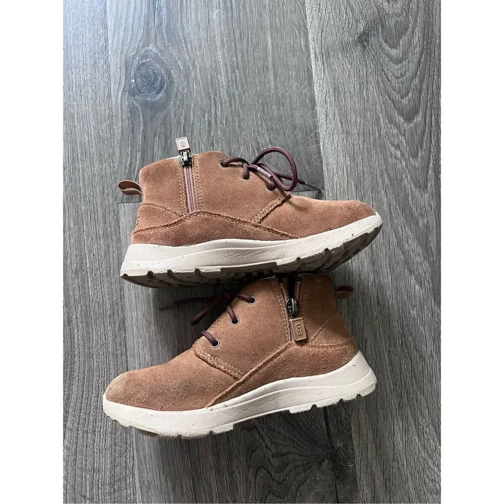 Ugg Canoe III Weather Kids shoes size 12
